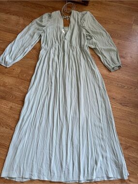 NWT H&M Light Sage Green Maxi Dress L